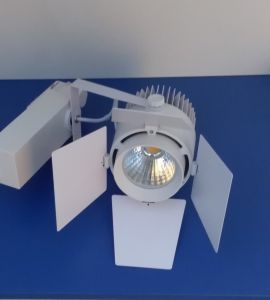 Lampa industriala led 150W: Proiector magazin led 33W